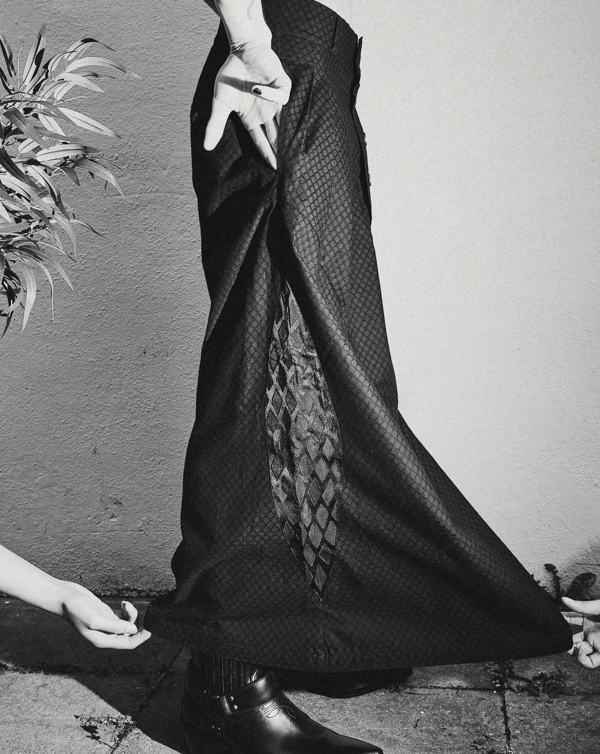 Schimitar-pleated wide cotton trousers