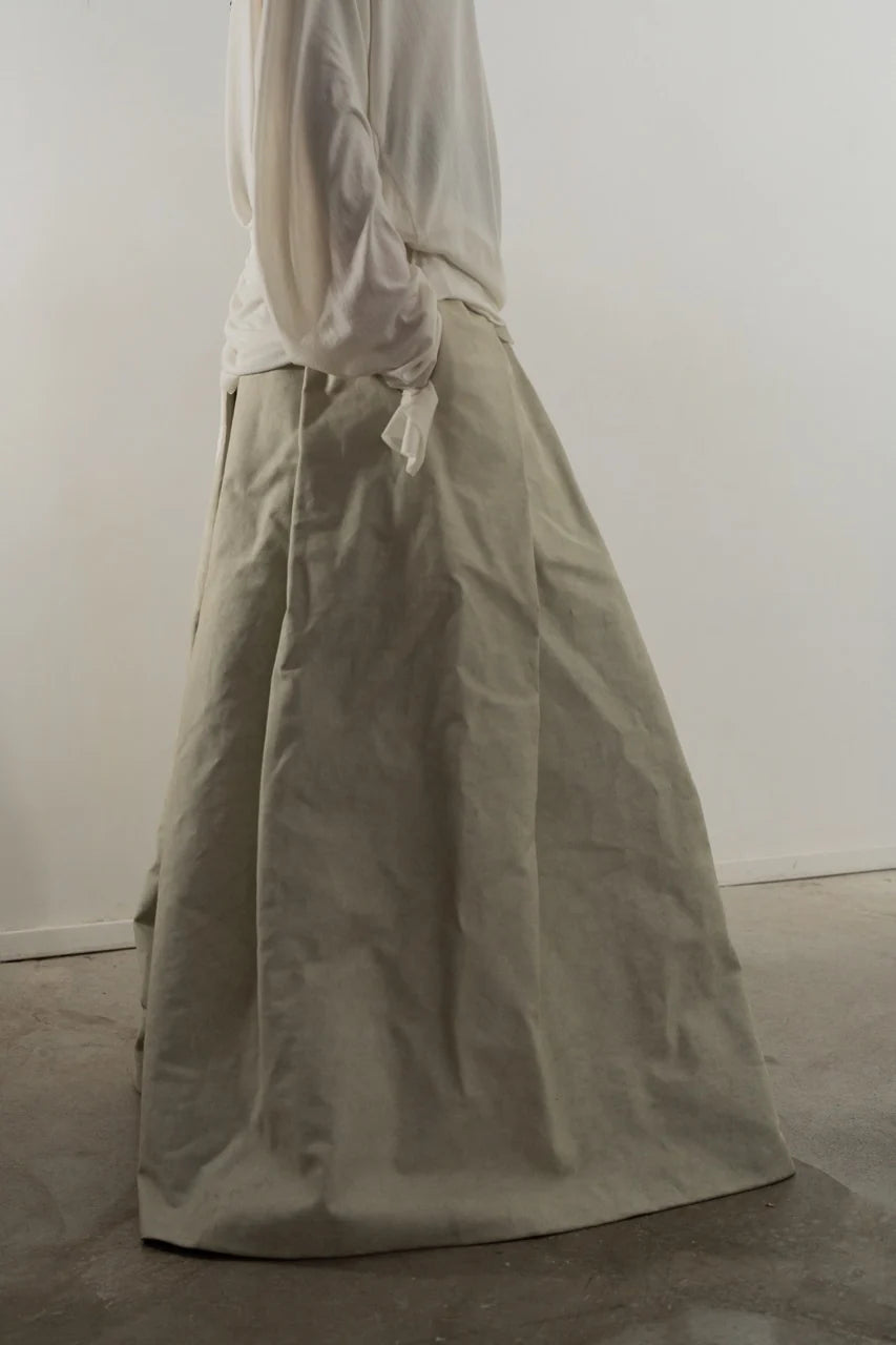 White oversized trousers