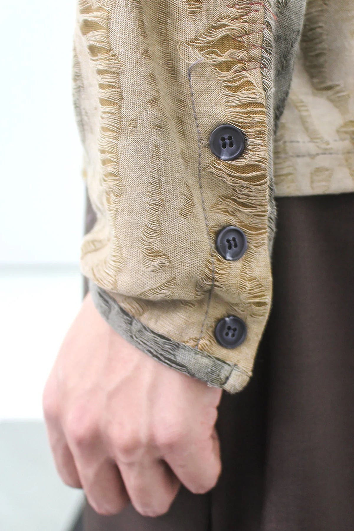 (T) Crossline henley neck long sleeve khaki