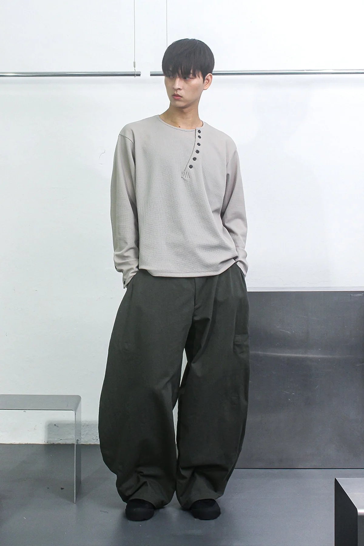 Magnetic curved pants black