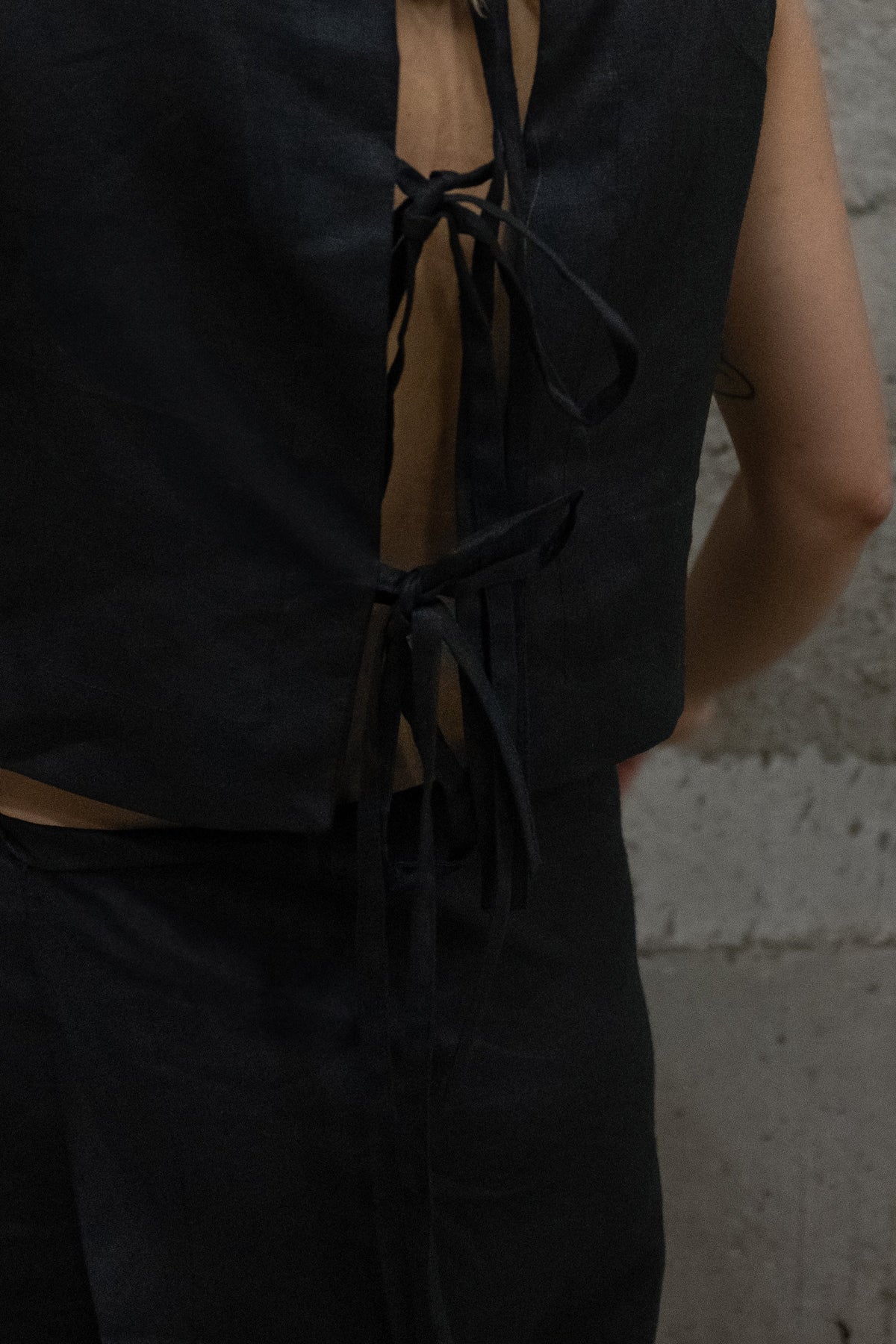 Black ties top