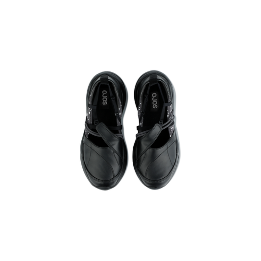 Strap toe sneakers black