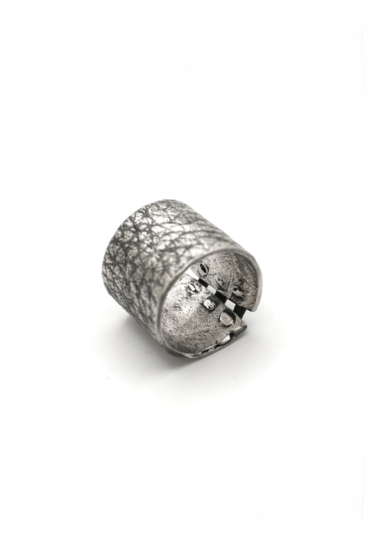 Leather three stitch ring