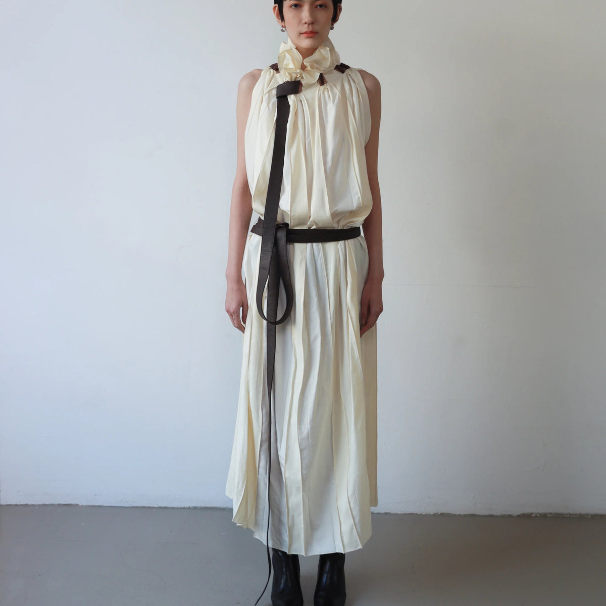 Leather knot pleats dress