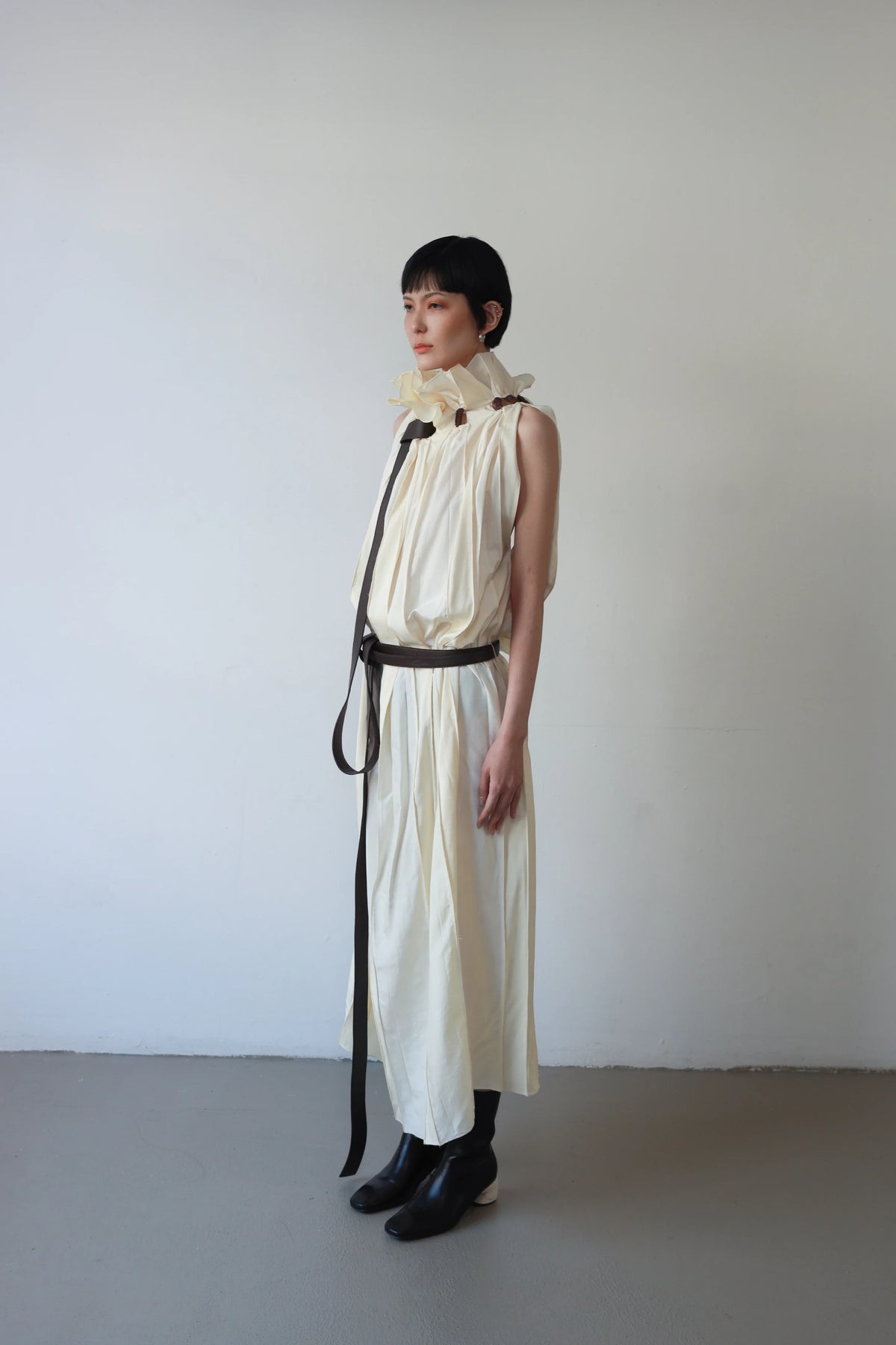 Leather knot pleats dress