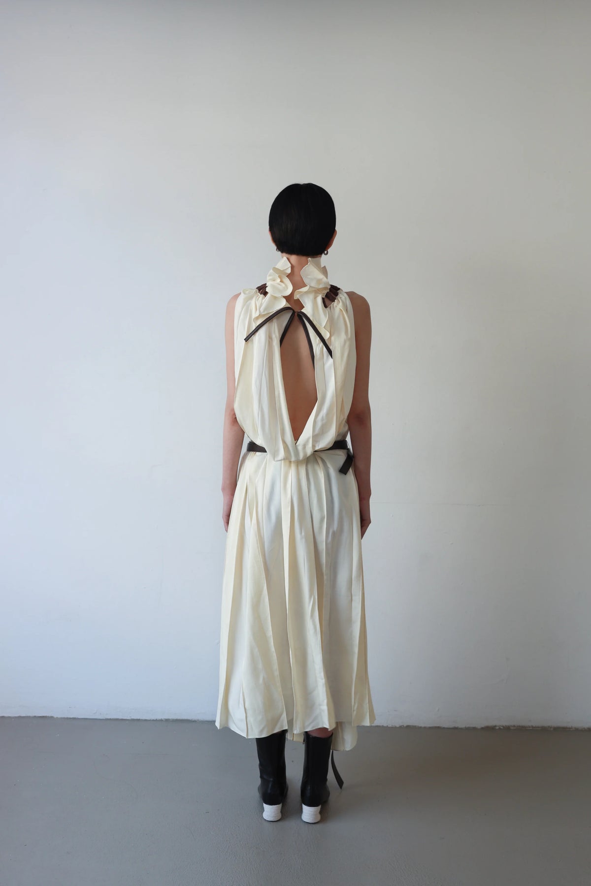 Leather knot pleats dress