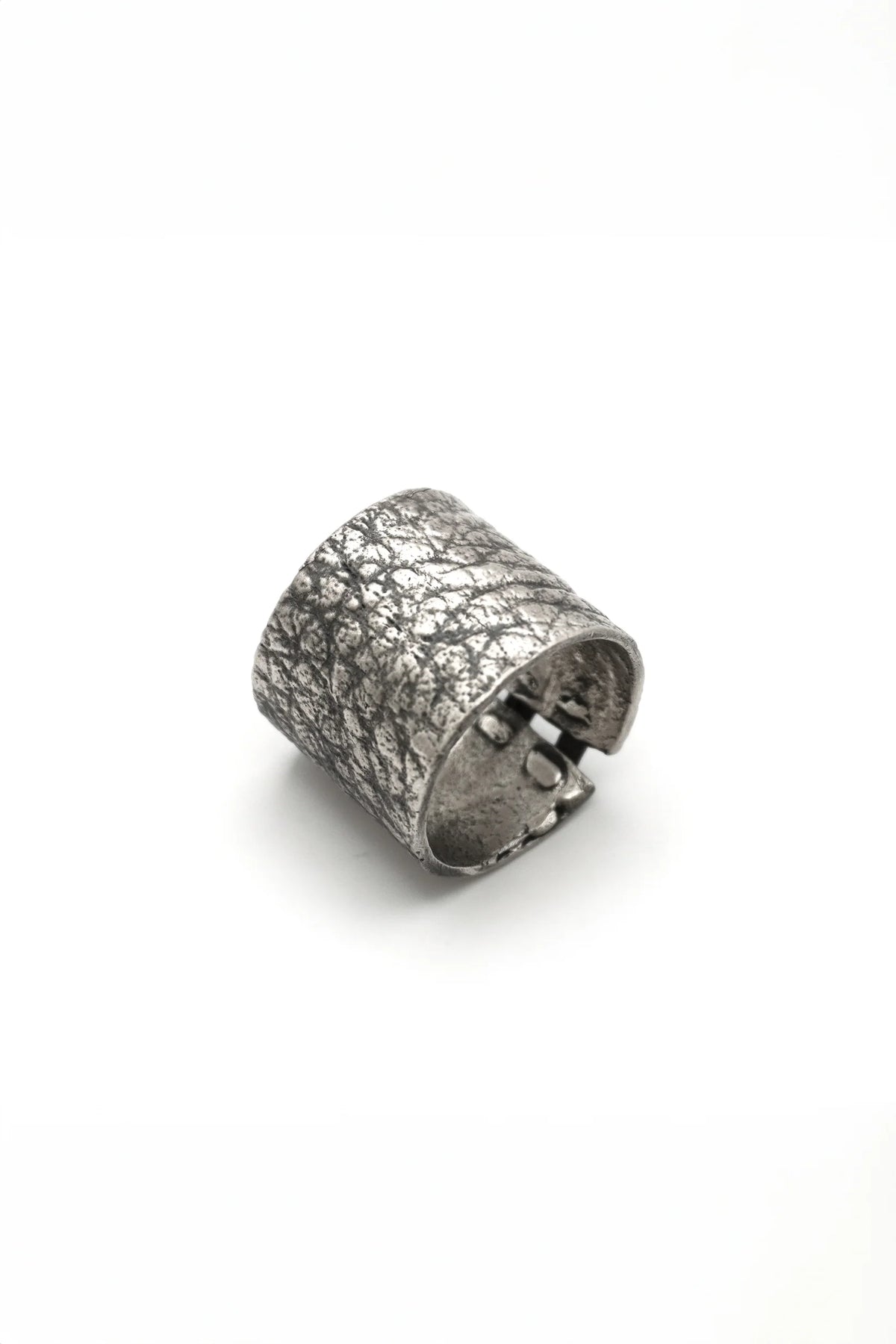 Leather three stitch ring