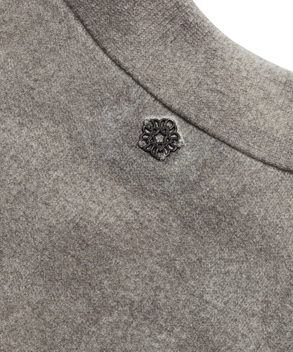 Spray damaged polo knit grey