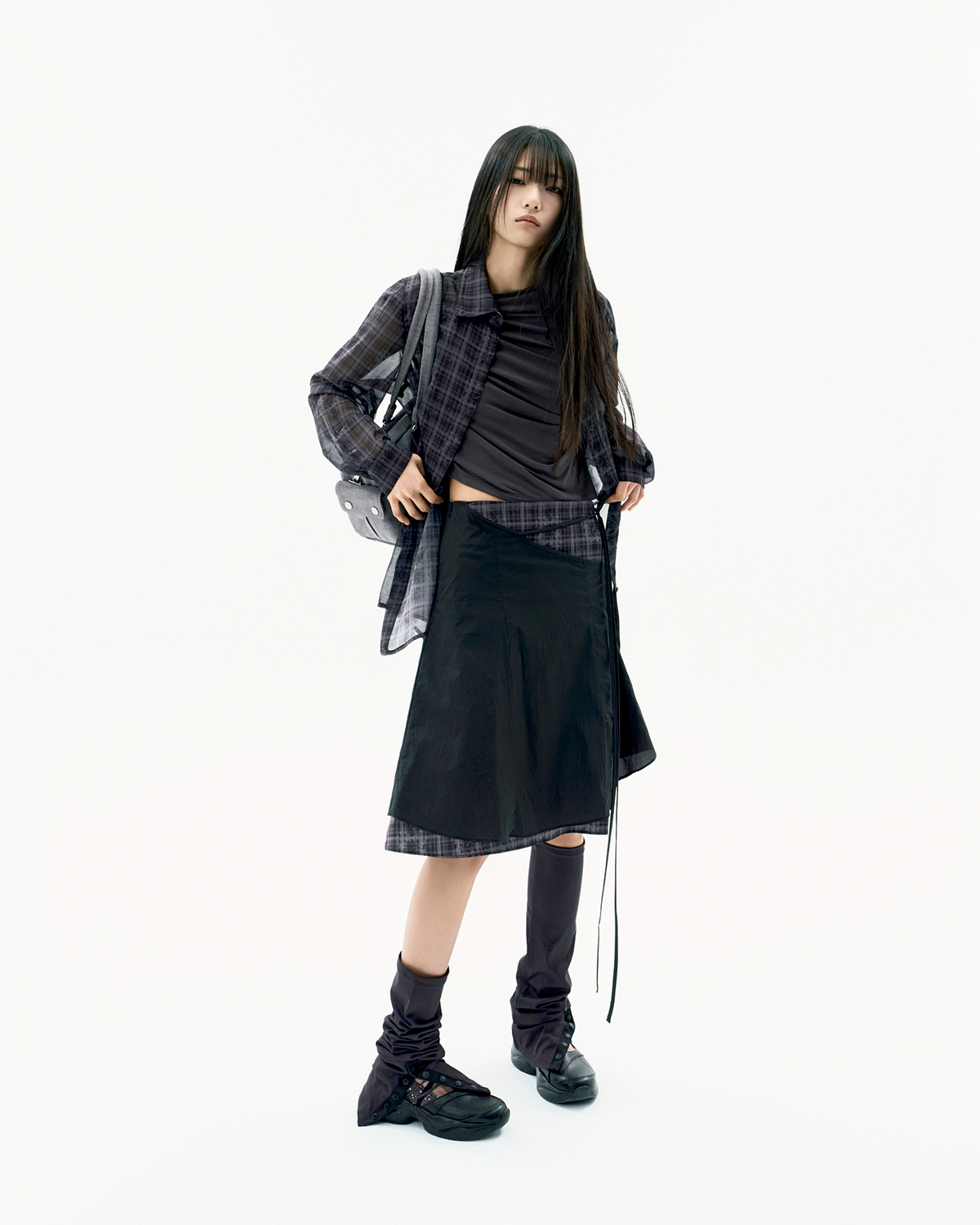 Layered strap flare skirt black