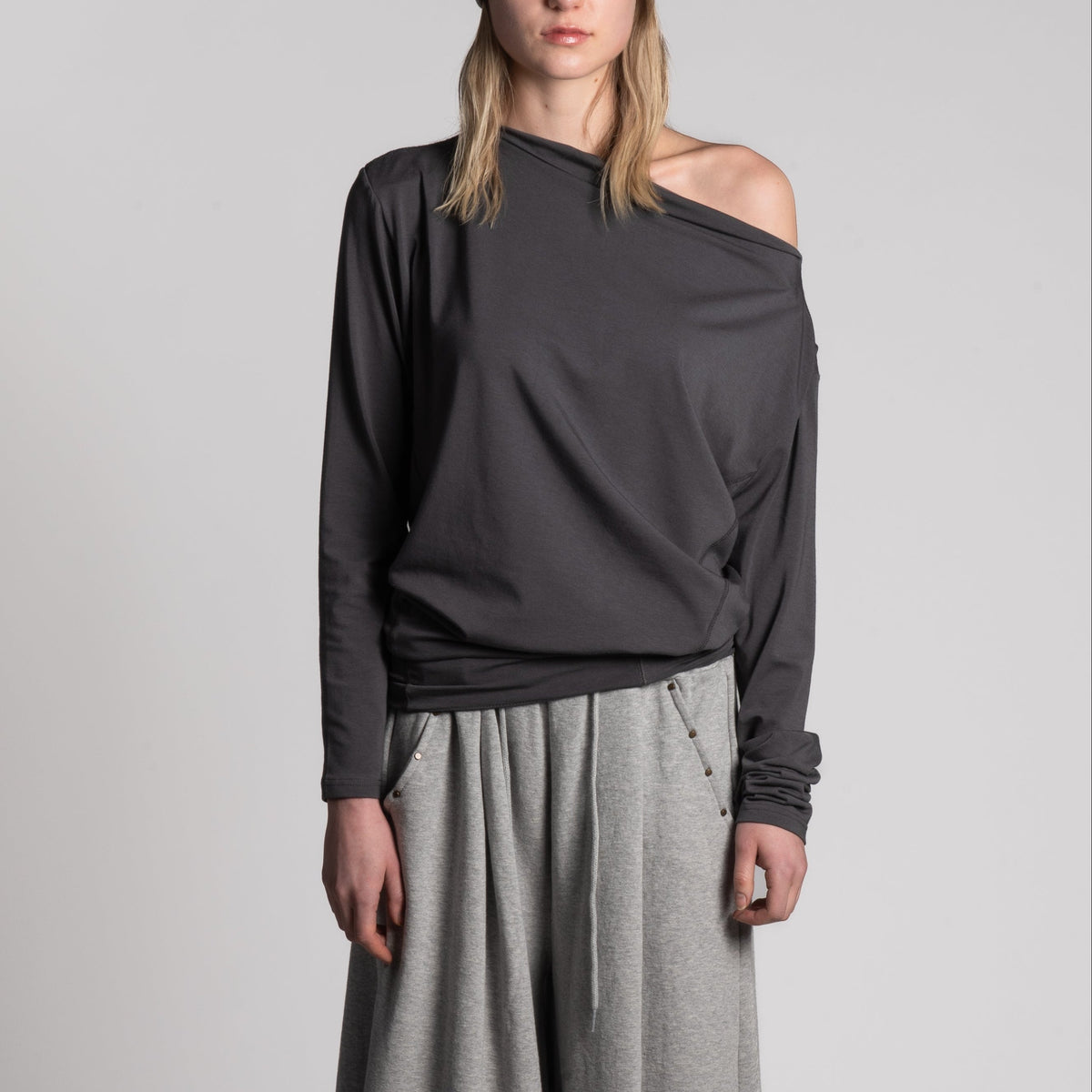 One shoulder grey top