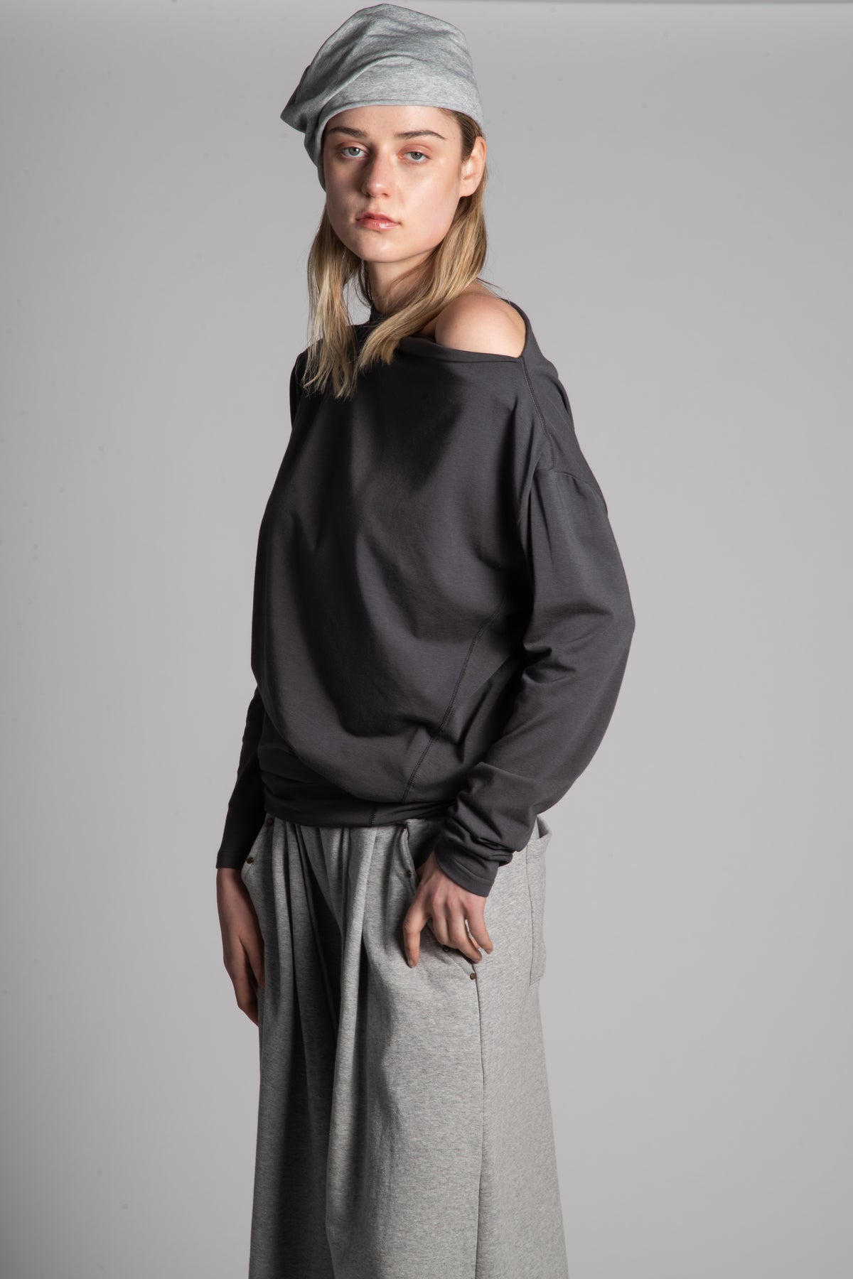 One shoulder grey top