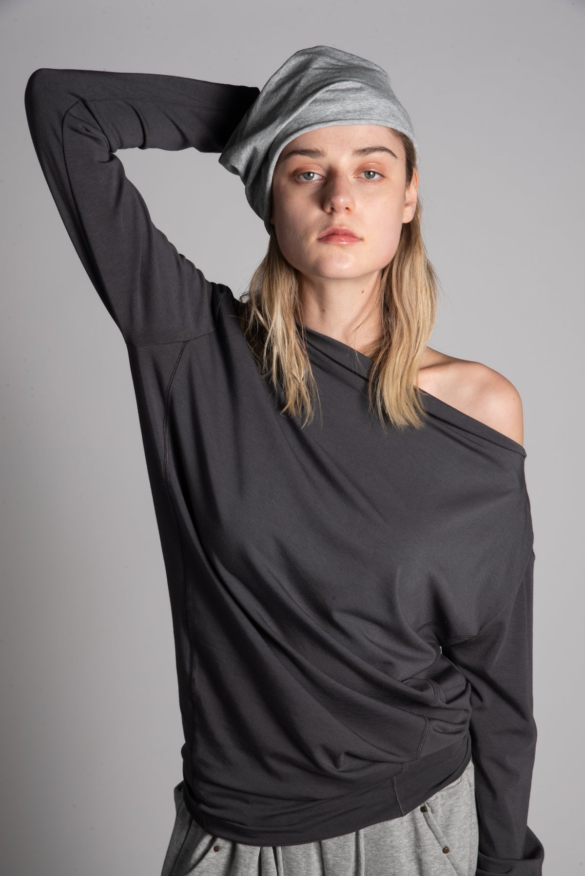One shoulder grey top