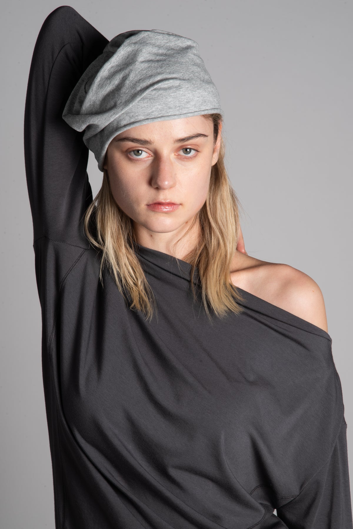 One shoulder grey top