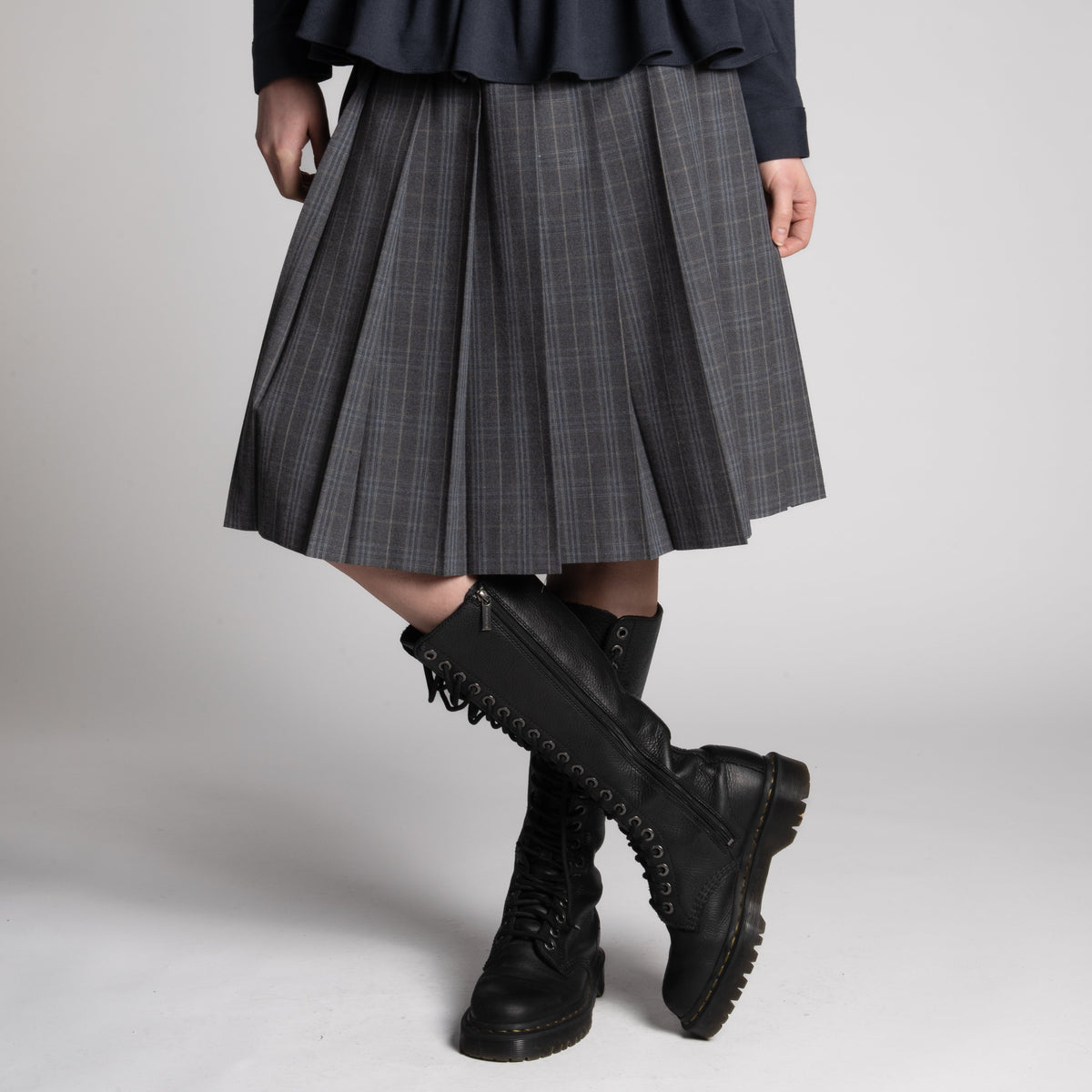 Grey pleated check skirt