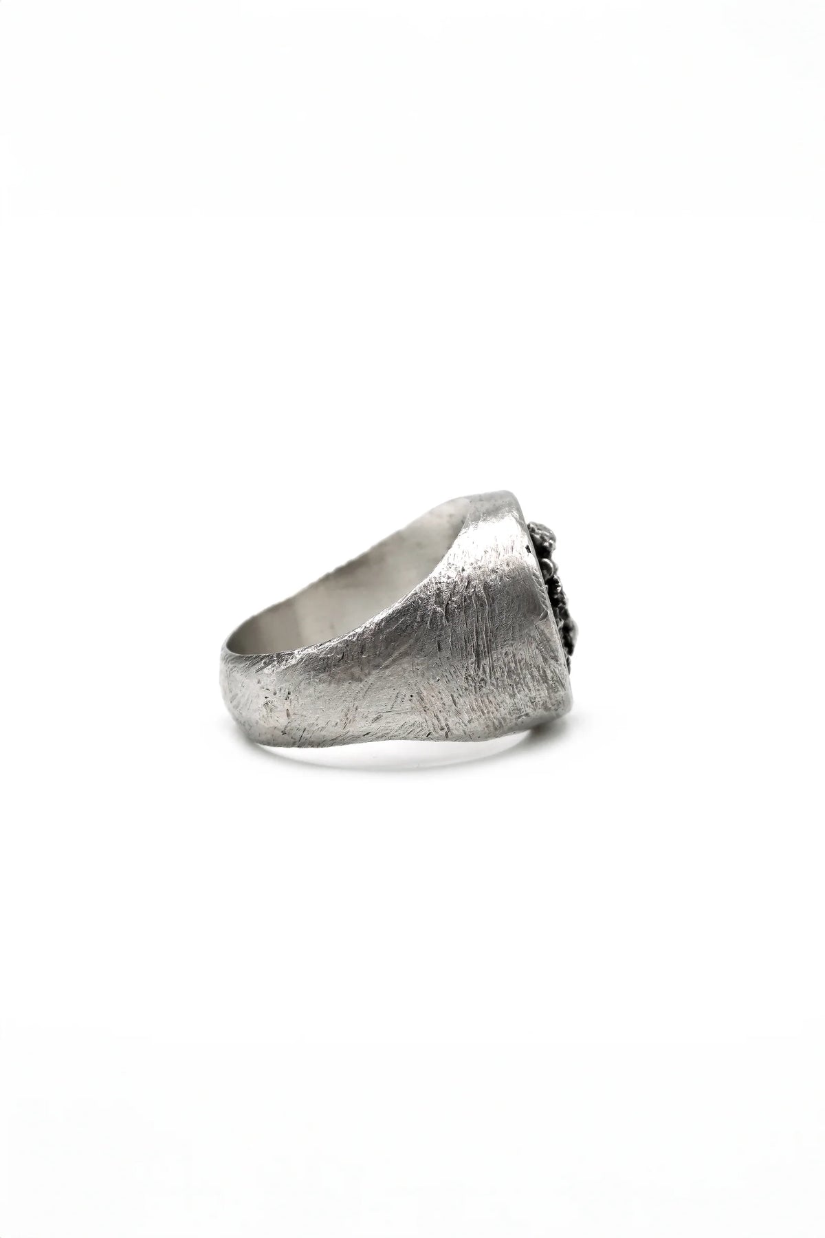 Burnt mask oval ring