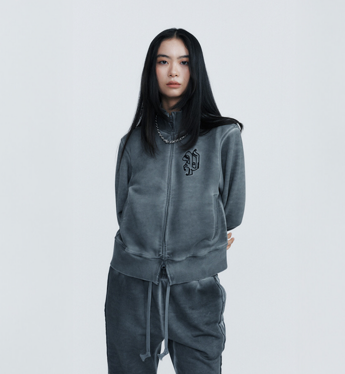 Signature luna garment washing zip-up charcoal