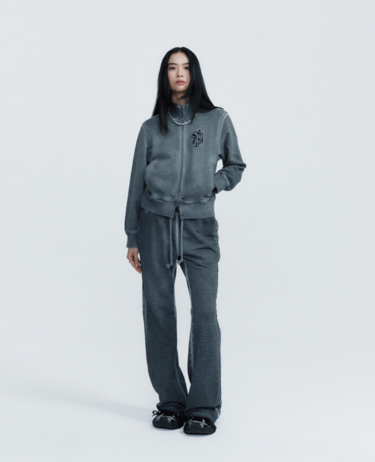 Signature lunar garment washing pants charcoal