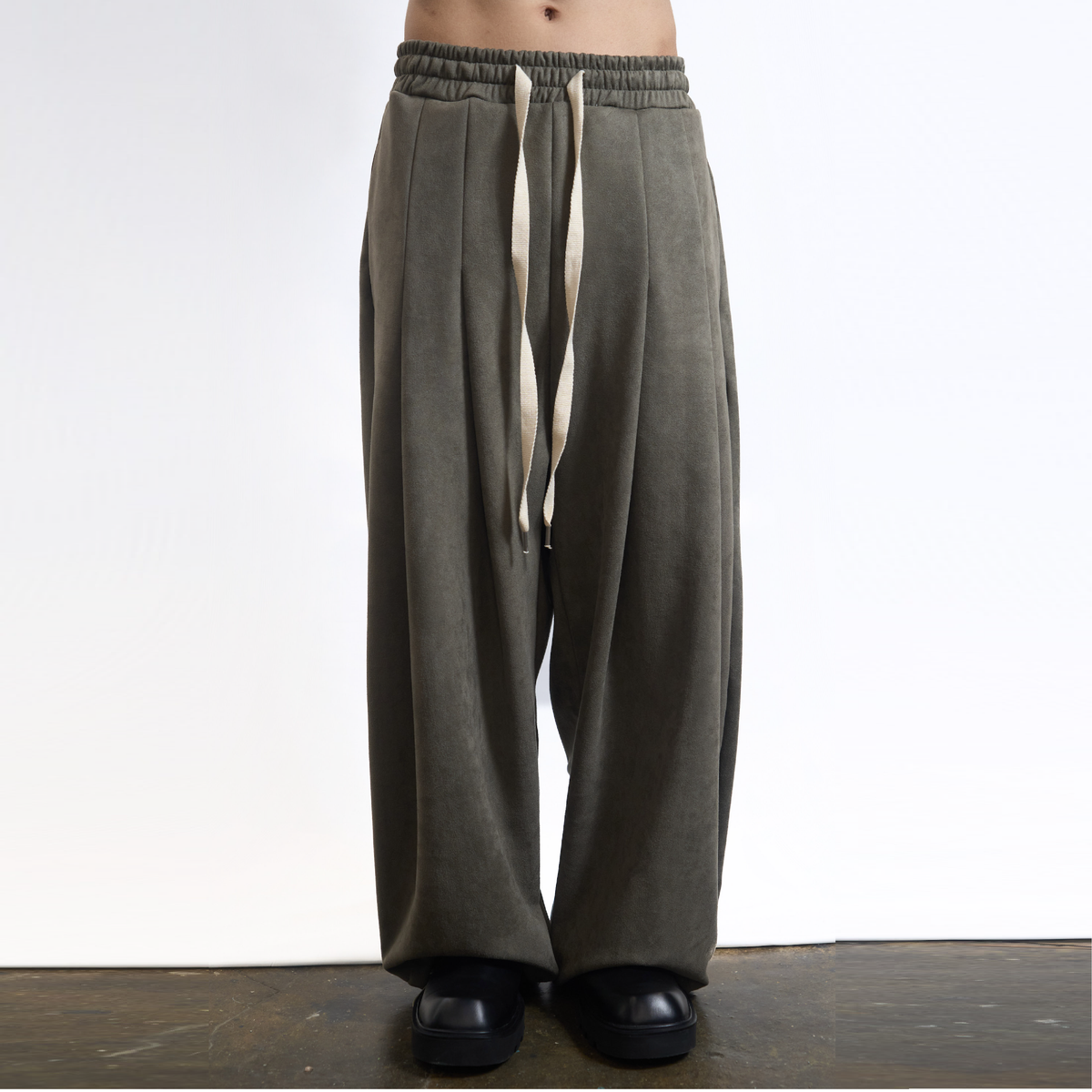 Suede Touch Relaxed Pants Olive