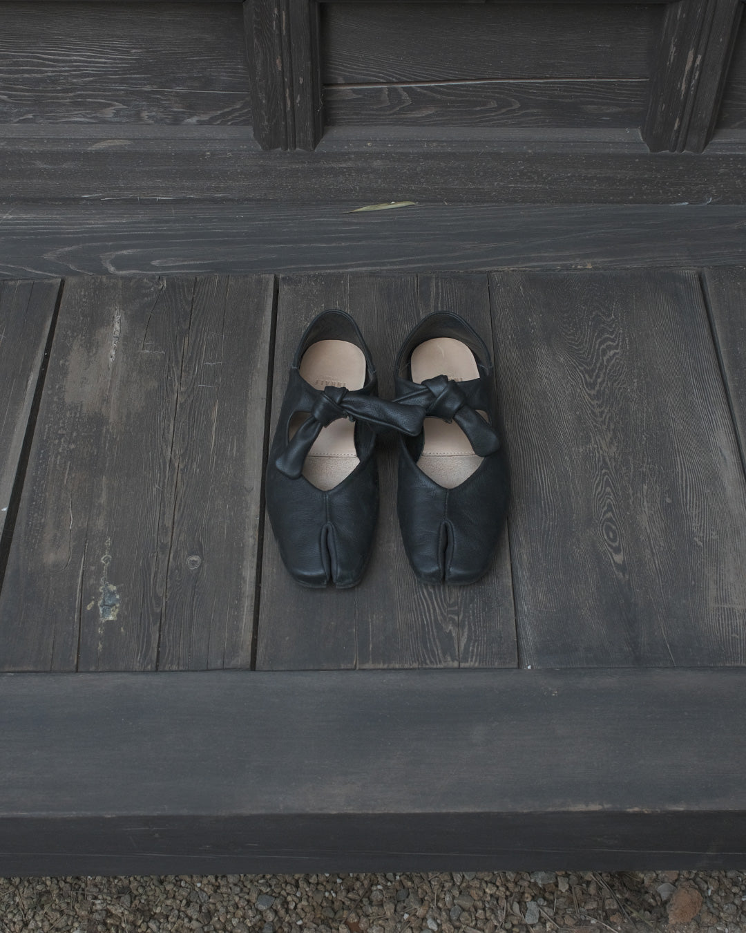 Maki lamb skin flats