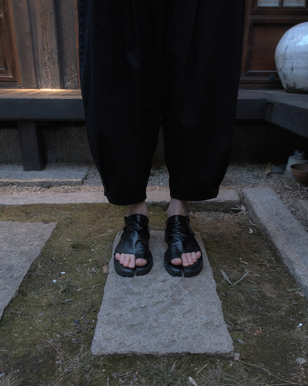 Kunoichi black calf skin sandals