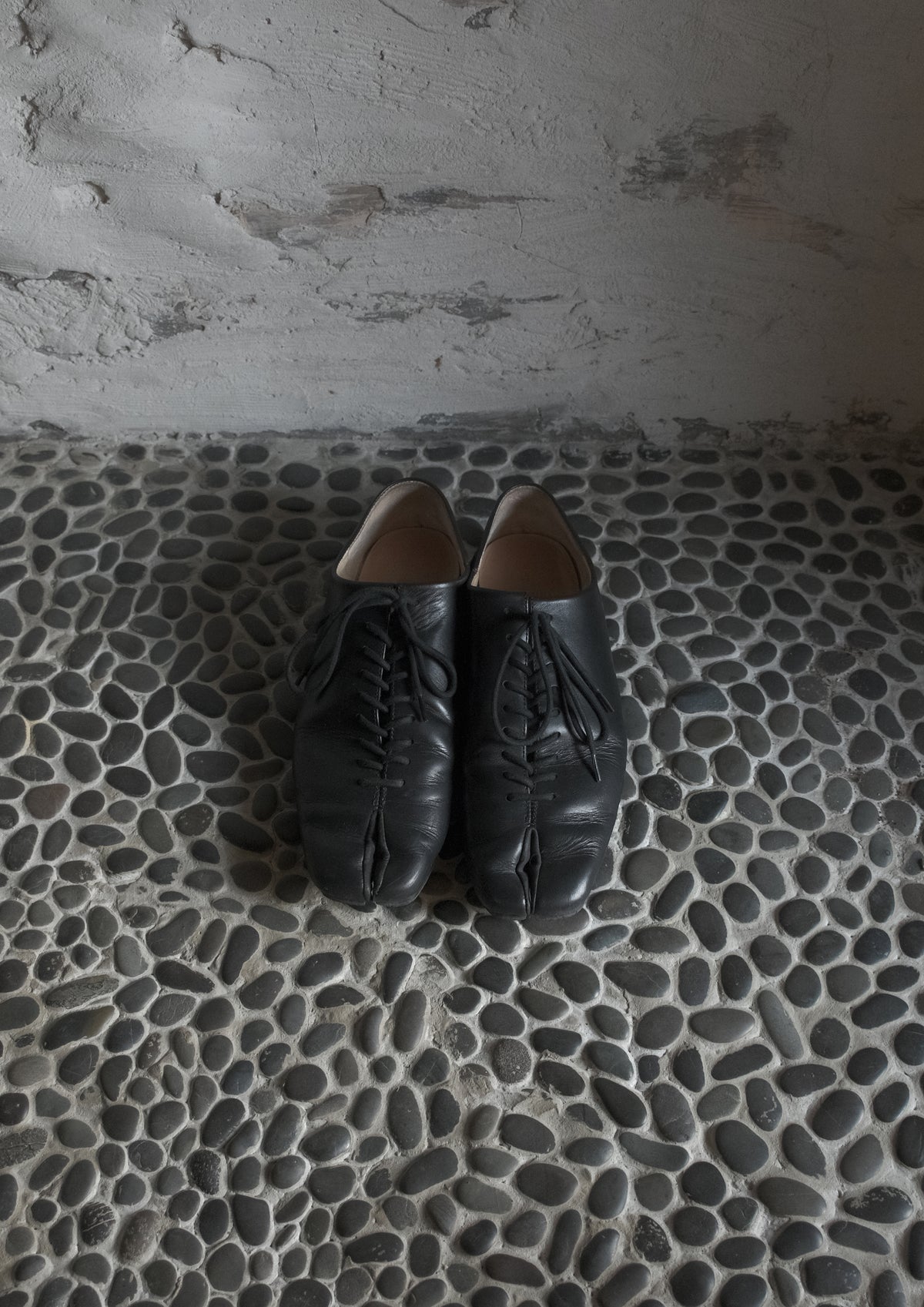 Ronin black lace up leather flats