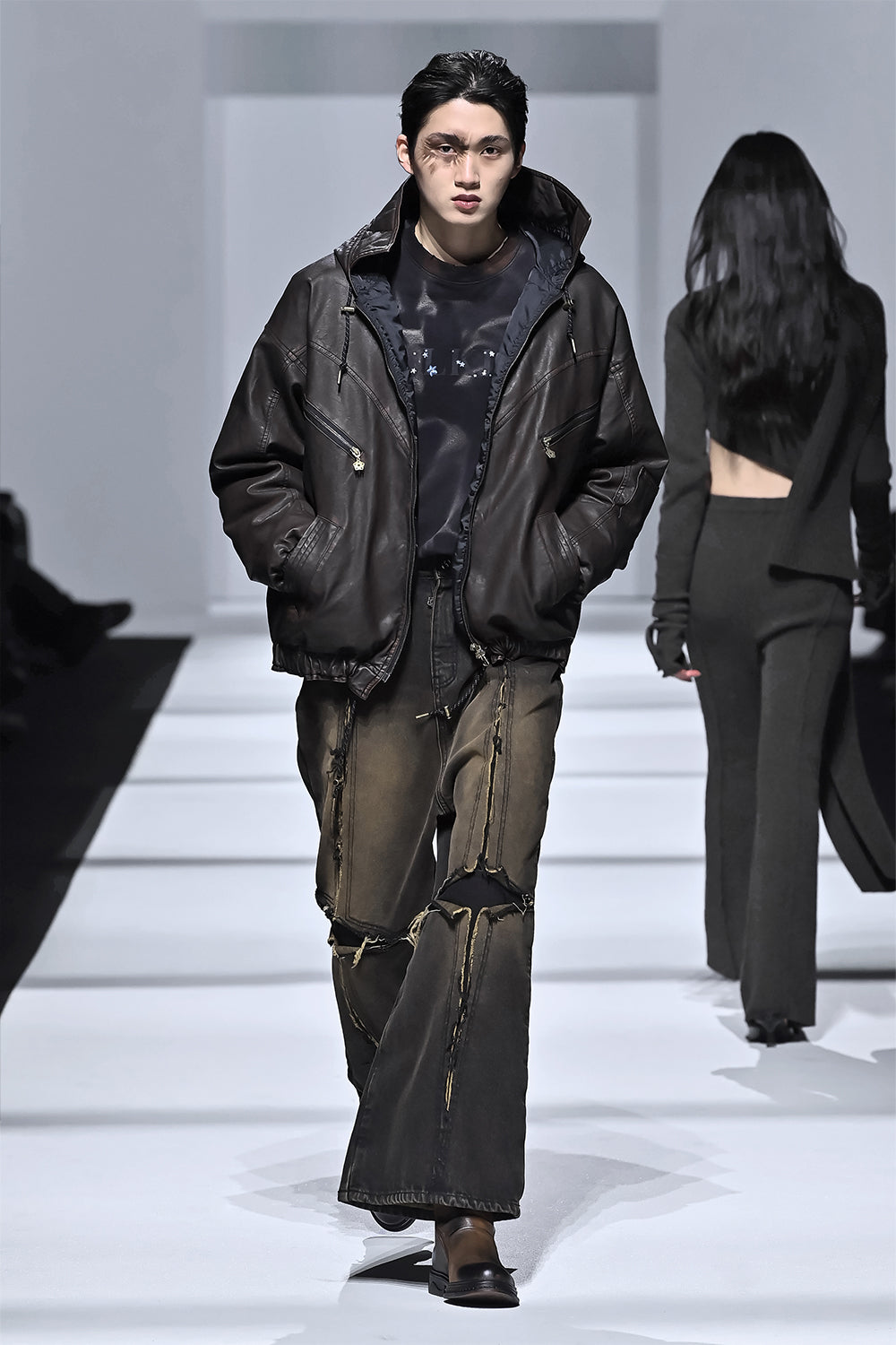 Cross raw edge denim pants black