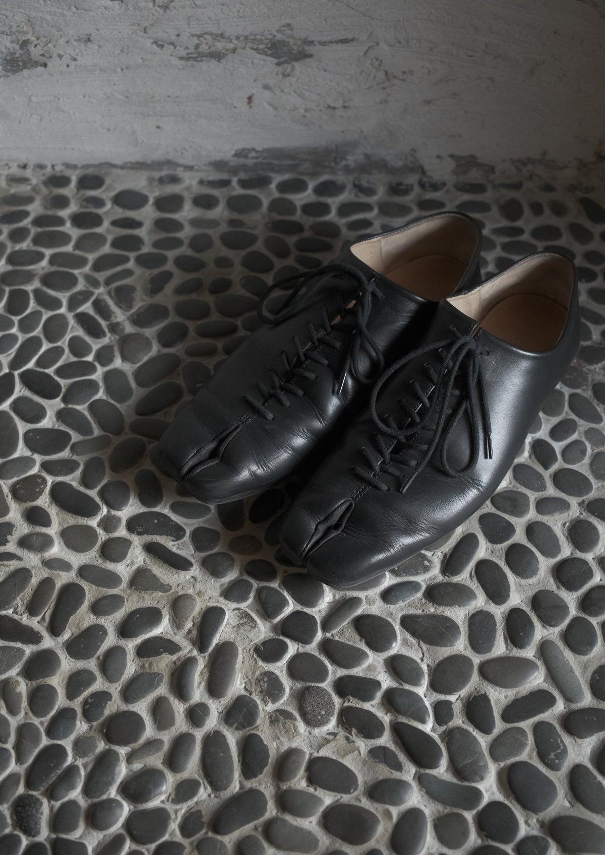 Ronin black lace up leather flats