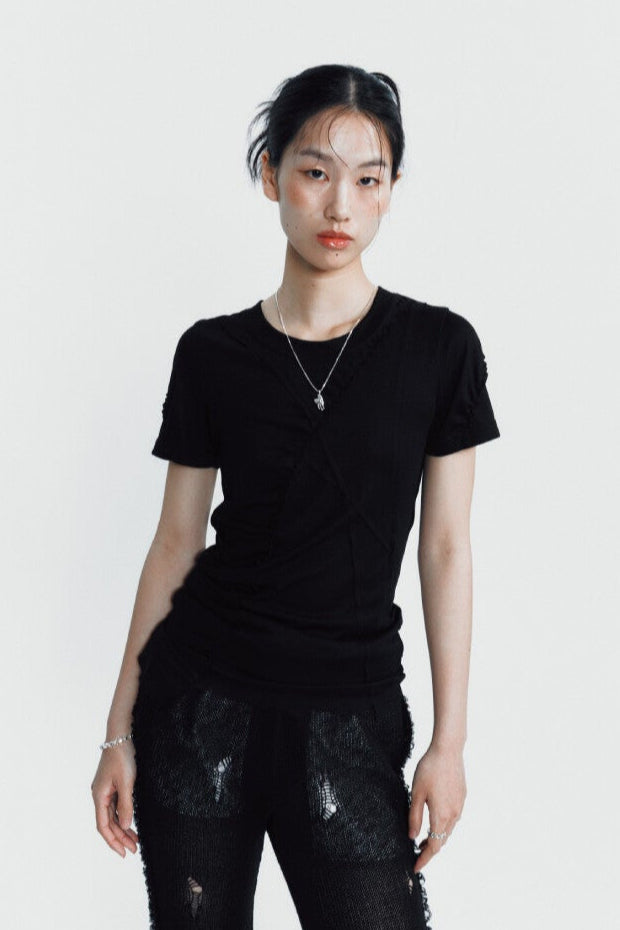 Cut-edge unbalanced slim tee